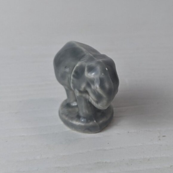 Wade England Gray Elephant Figurine Ceramic Whimsies Miniature Vintage - Picture 4 of 7